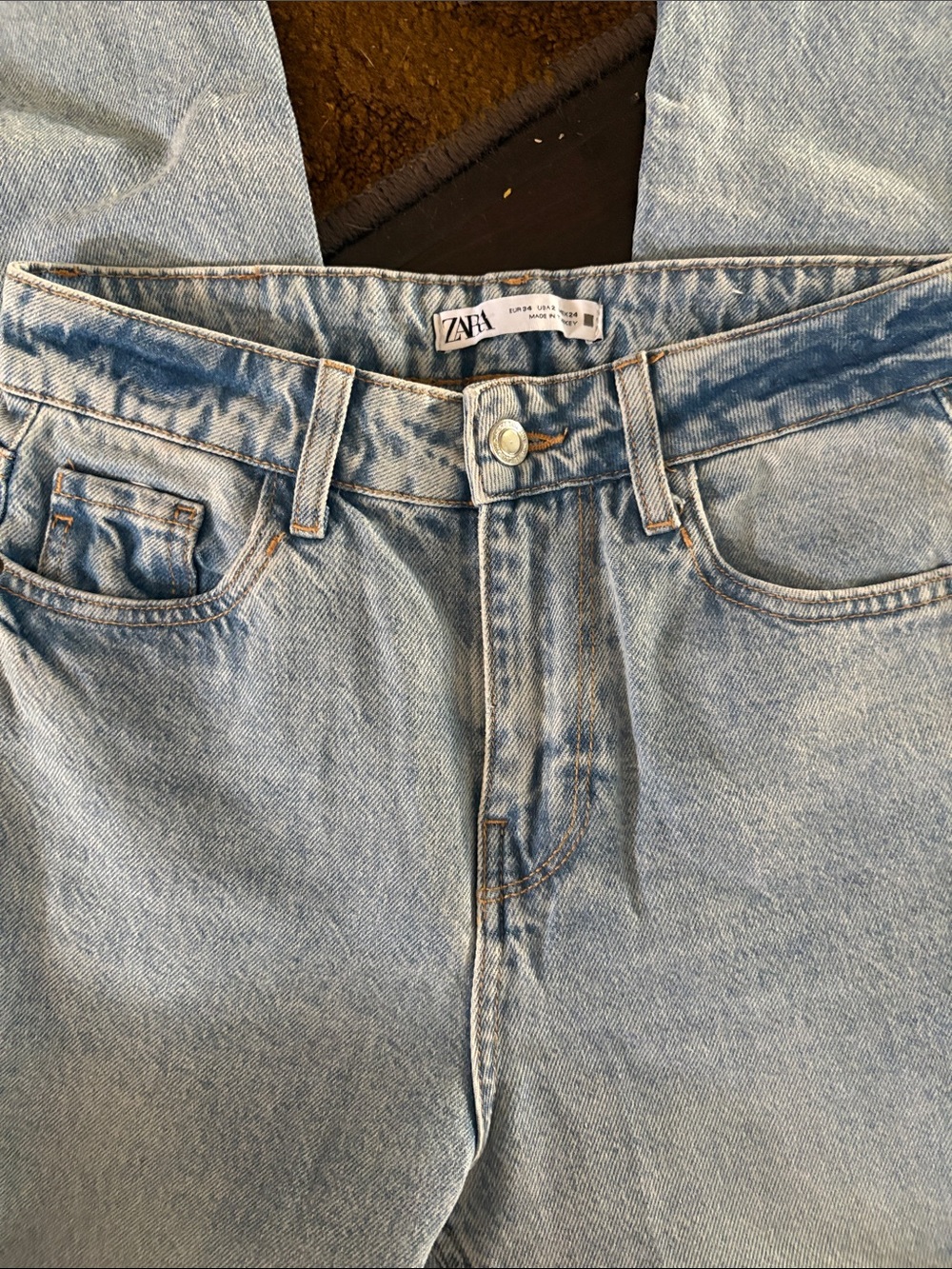 Zara Women’s Light Blue Straight-Leg Jeans